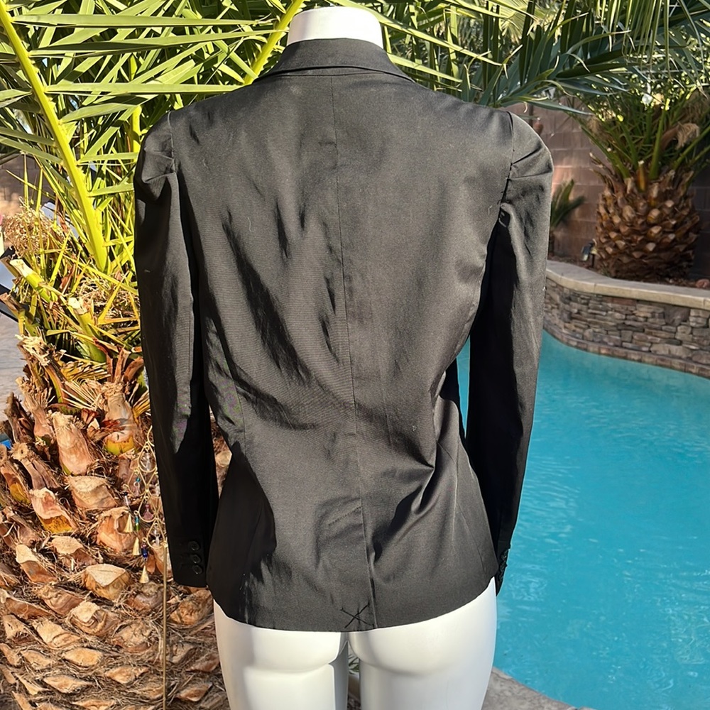 - H&M Black Cropped Blazer - Picture 4 of 6